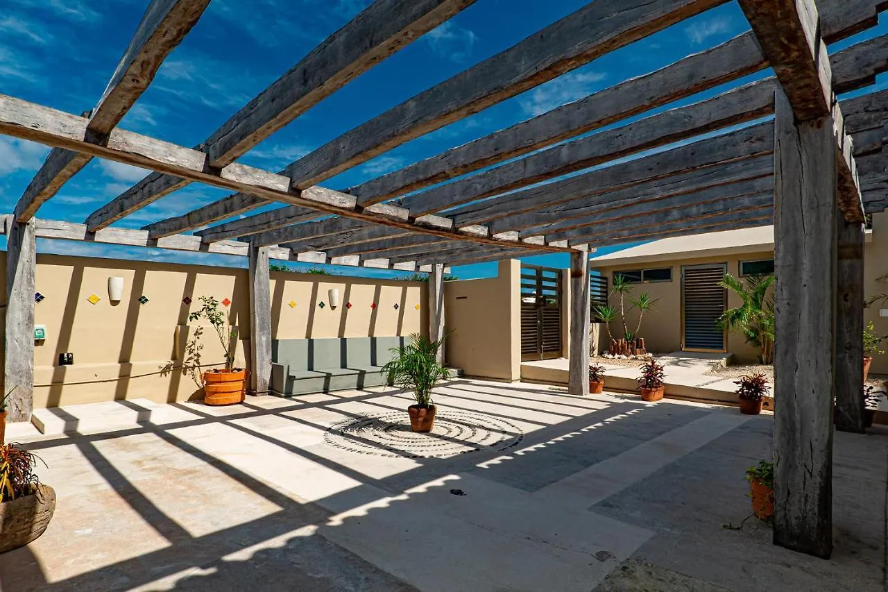 Casa Vaya Vida: Deluxe Island Villa-Views Sunrise @ Caribbean, Sunset @ Cancun/Isla Bay Isla Mujeres