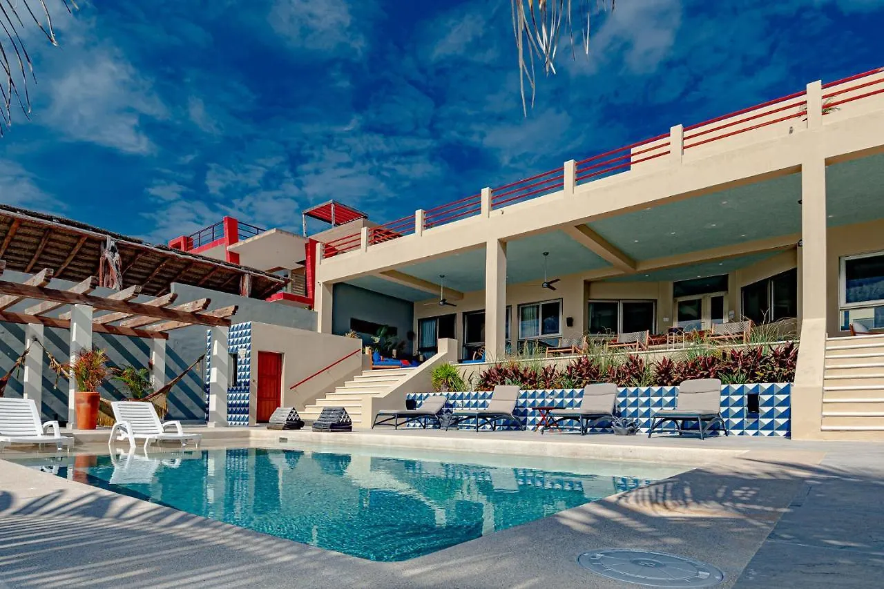 Casa Vaya Vida: Deluxe Island Villa-Views Sunrise @ Caribbean, Sunset @ Cancun/Isla Bay Isla Mujeres Villa