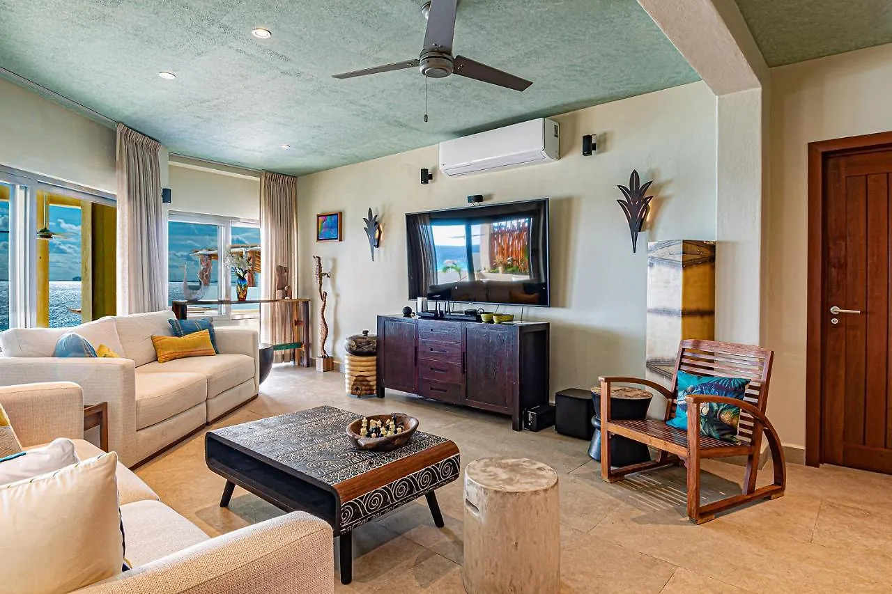 Casa Vaya Vida: Deluxe Island Villa-Views Sunrise @ Caribbean, Sunset @ Cancun/Isla Bay Isla Mujeres