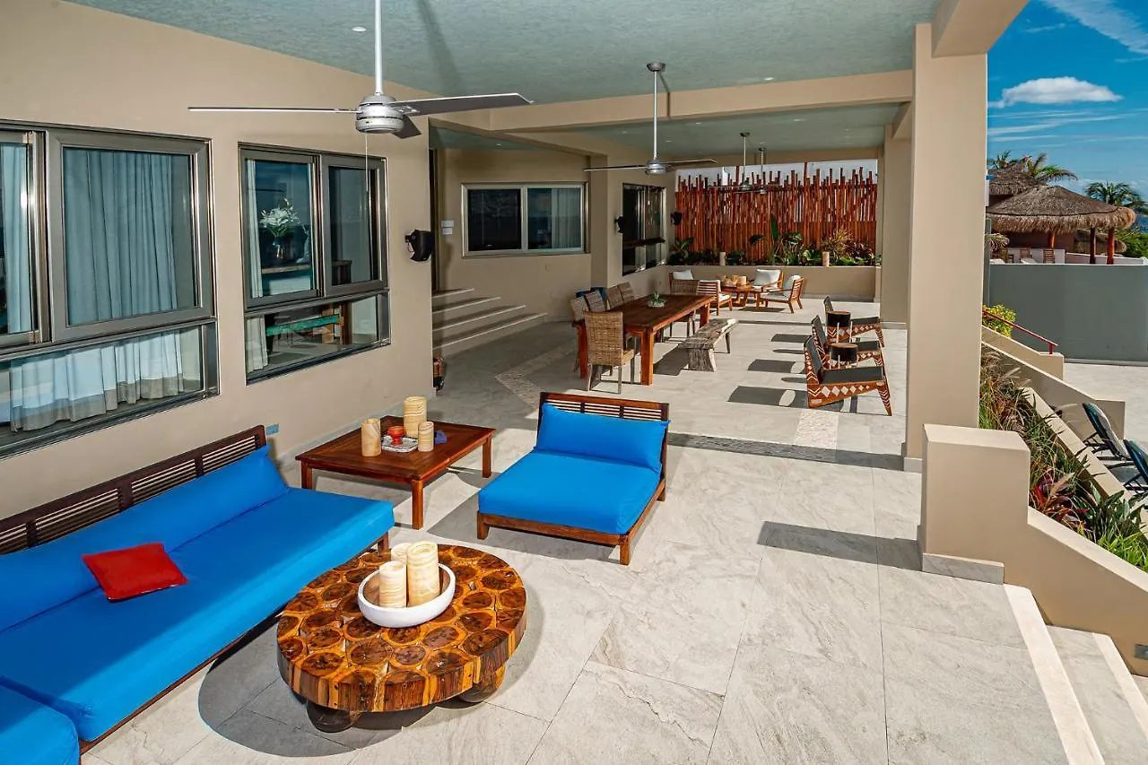 Villa Casa Vaya Vida: Deluxe Island Villa-Views Sunrise @ Caribbean, Sunset @ Cancun/Isla Bay Isla Mujeres Mexico
