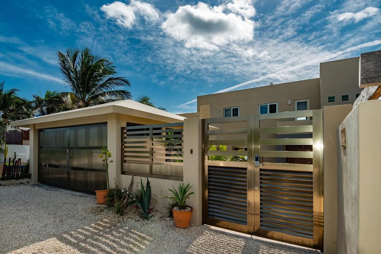 Villa Casa Vaya Vida: Deluxe Island Villa-Views Sunrise @ Caribbean, Sunset @ Cancun/Isla Bay Isla Mujeres