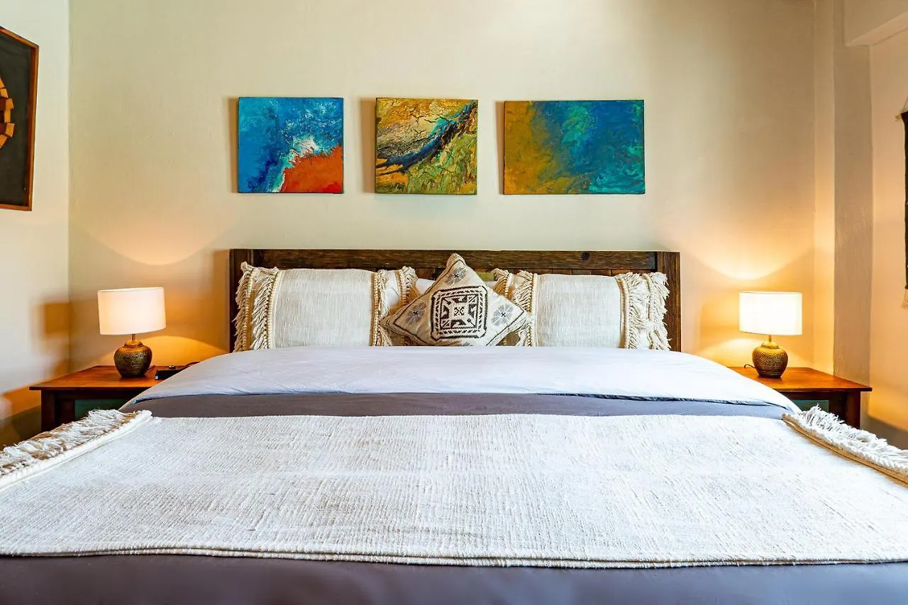 Casa Vaya Vida: Deluxe Island Villa-Views Sunrise @ Caribbean, Sunset @ Cancun/Isla Bay Isla Mujeres Villa