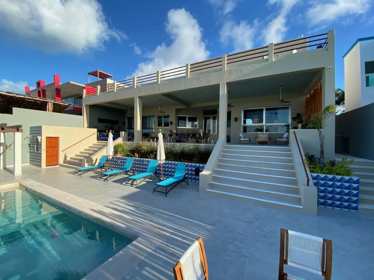 Casa Vaya Vida: Deluxe Island Villa-Views Sunrise @ Caribbean, Sunset @ Cancun/Isla Bay Isla Mujeres Mexico